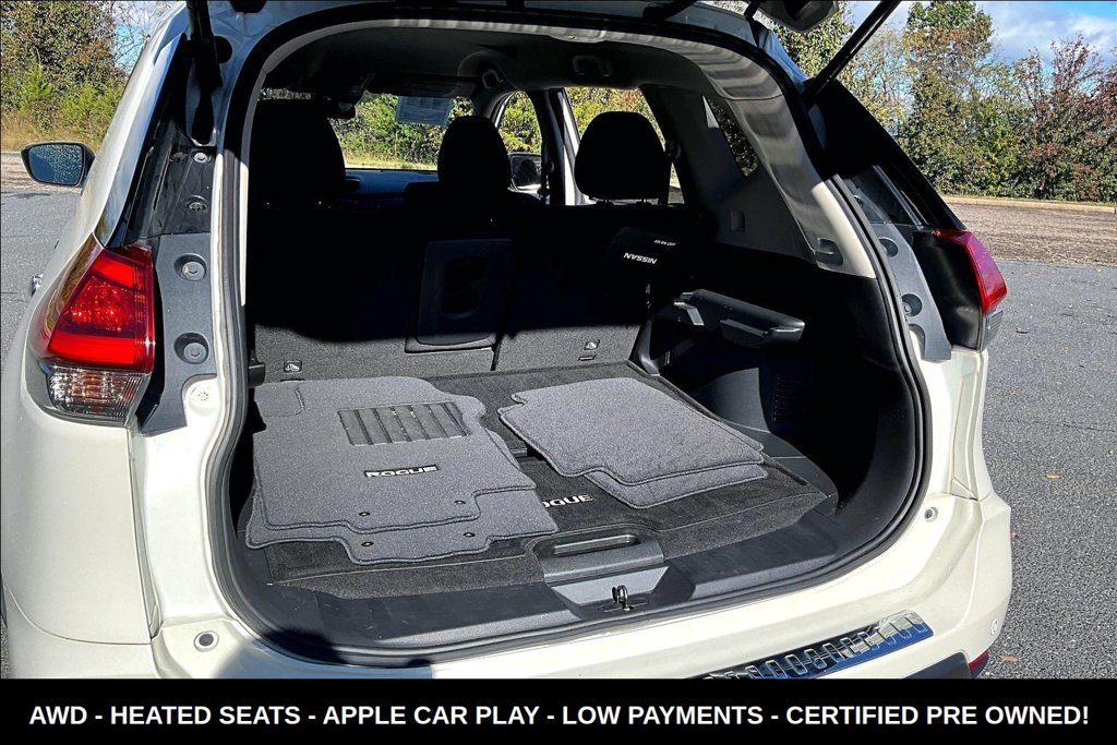 Used 2019 White Nissan SV image 27