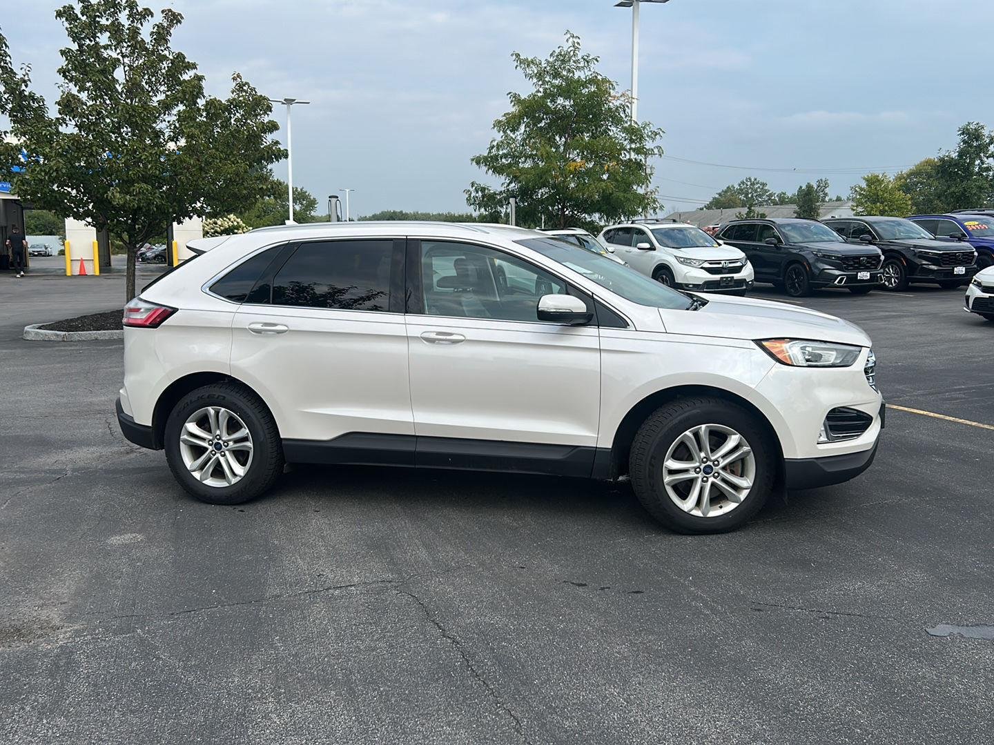 Used 2019 White Platinum Metallic Tri-Coat Ford SEL image 23