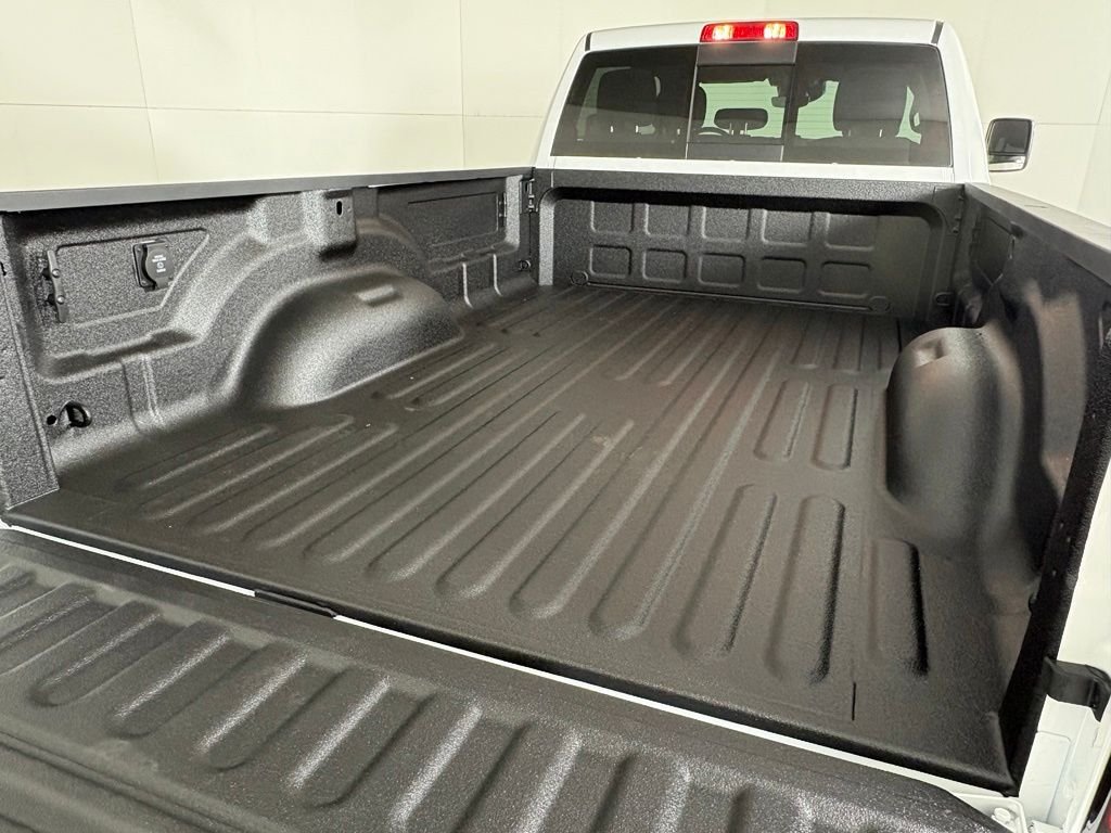 New 2026 Bright White Clear-Coat Exterior Paint RAM Tradesman image 13