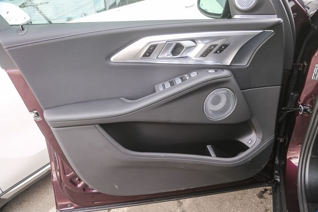 New 2026 Mora Metallic BMW Label image 17