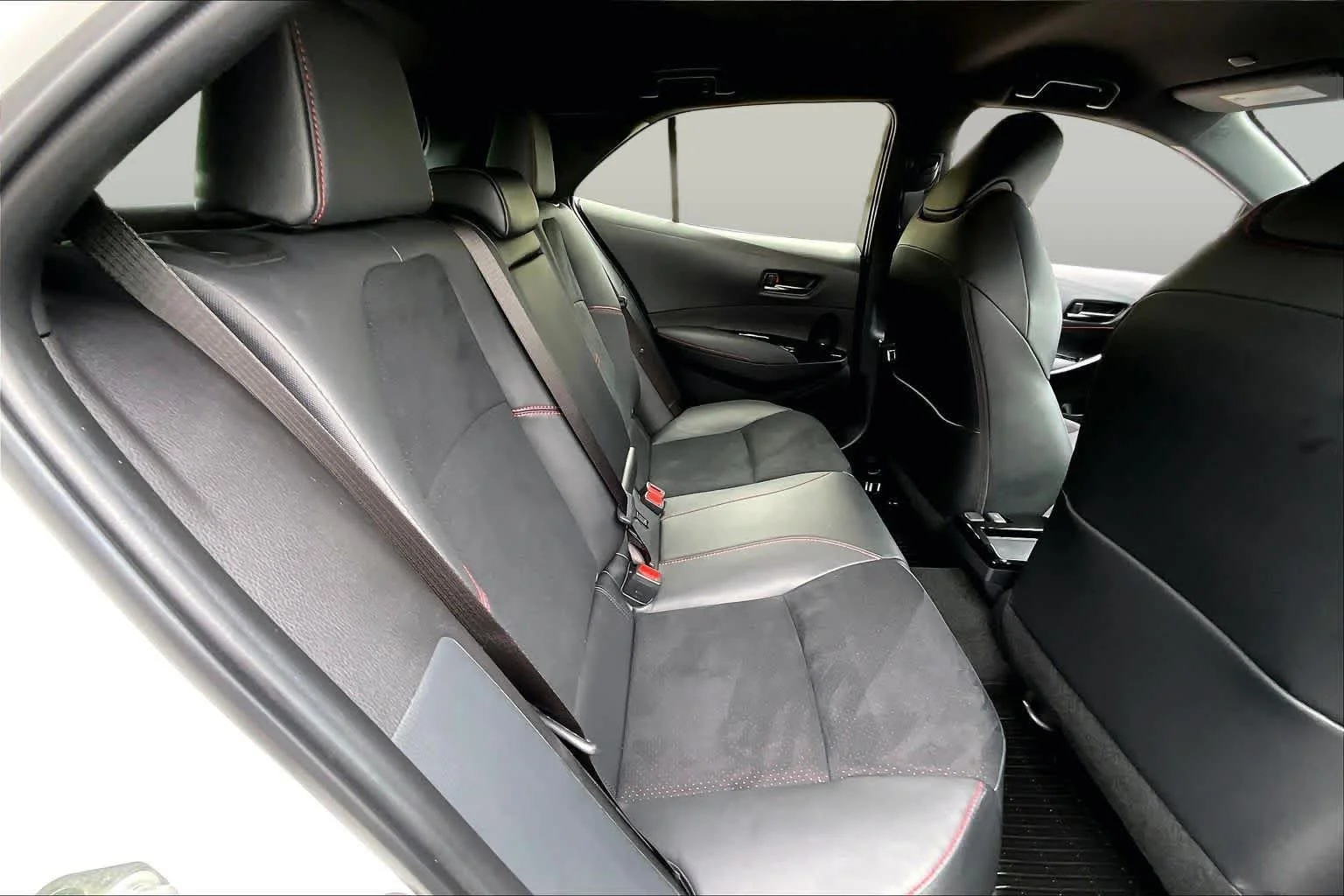 Used 2025 Ice Cap Toyota Premium Plus image 18