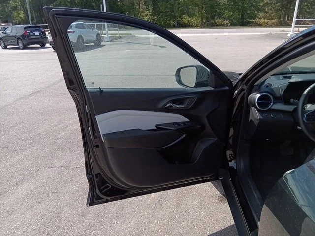 Used 2025 Black Chevrolet LT image 10