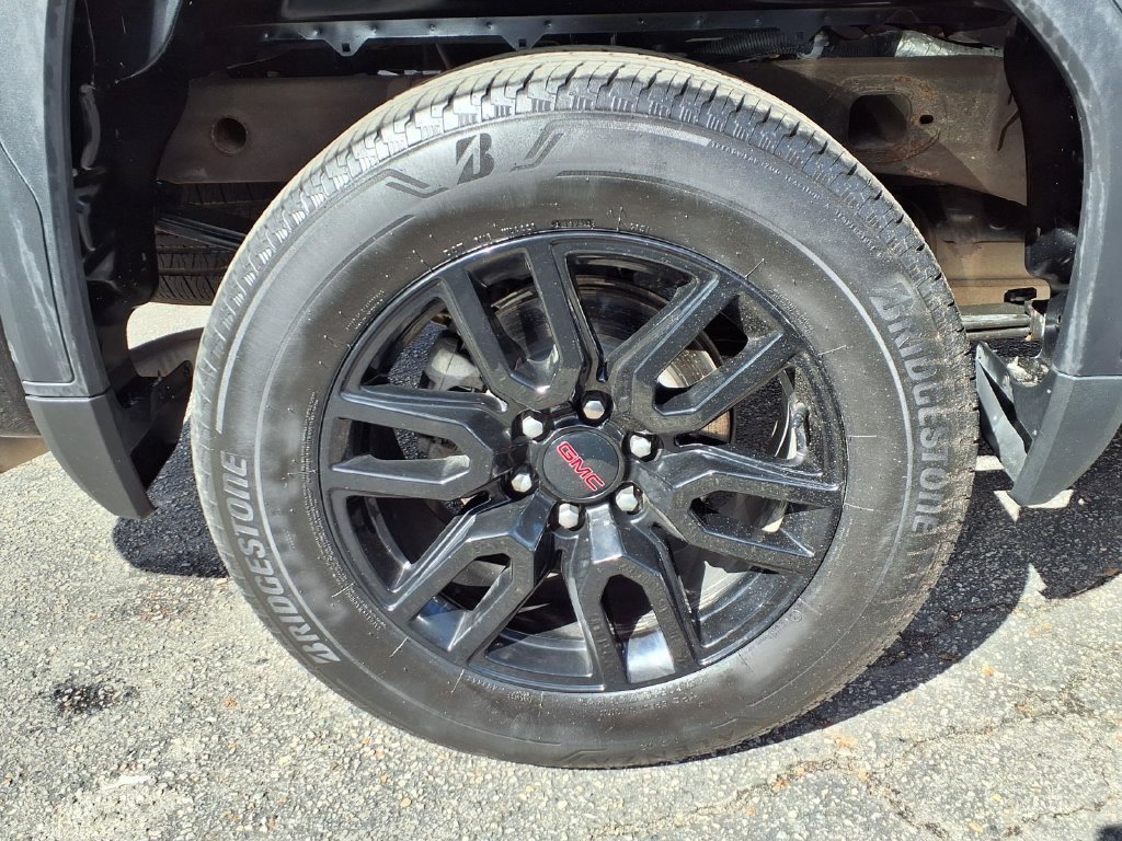 Used 2024 Onyx Black GMC Elevation image 20