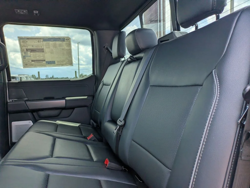 New 2026 Oxford White Ford Lariat image 14