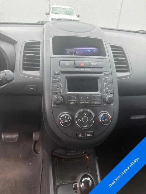 Used 2013 Shadow Pearl Metallic Kia Base image 9