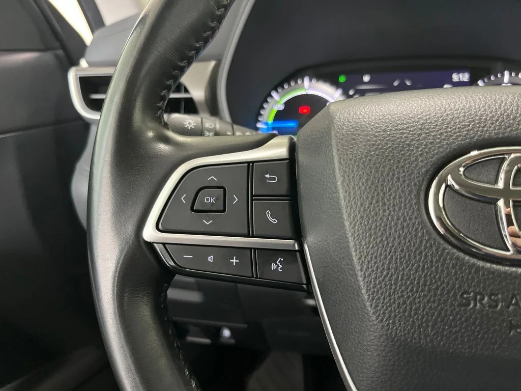 Used 2023 Blue Toyota LE image 6