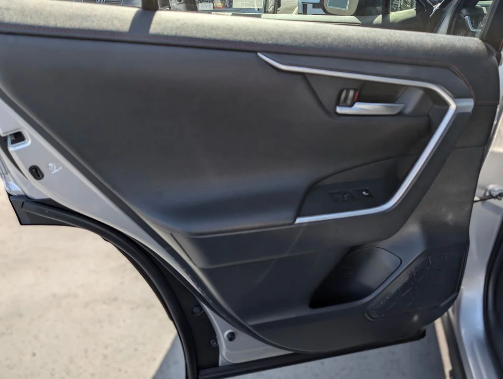 2024 Toyota RAV4 XSE - Photo 20