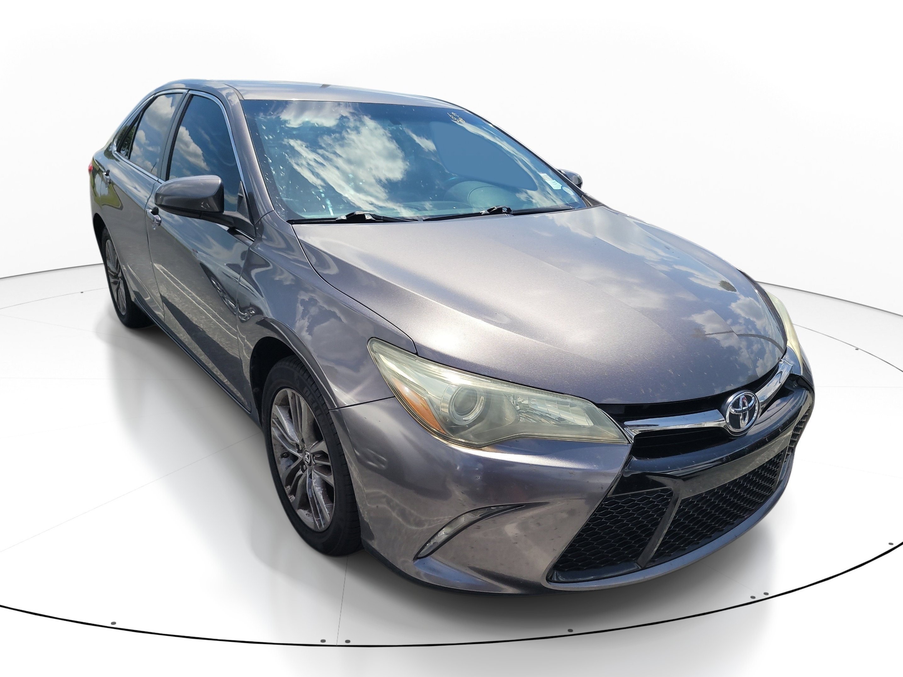 Used 2016 Predawn Gray Mica Toyota XLE image 1