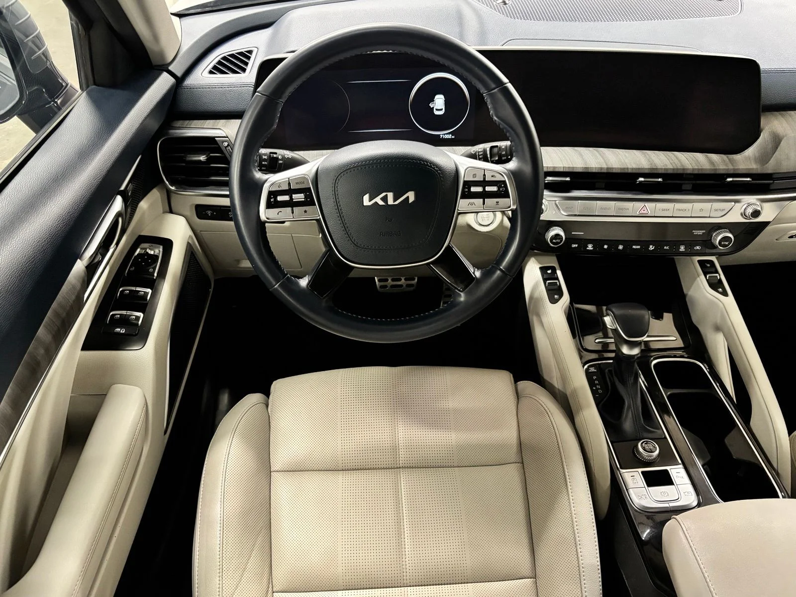 Used 2023 Silver Kia SX image 13