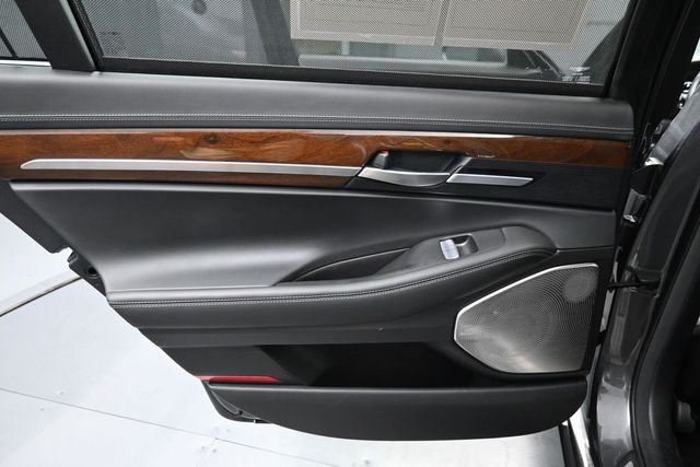 Used 2019 Gray Genesis 3.3T Premium image 12