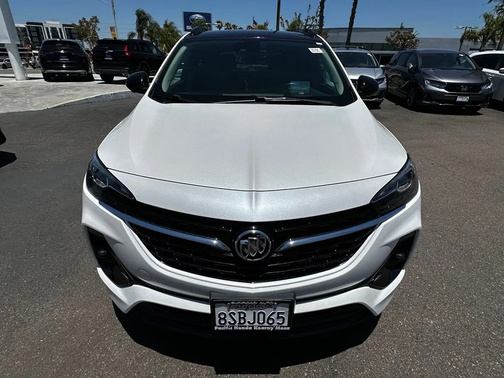 Used 2020 White Buick Essence image 5