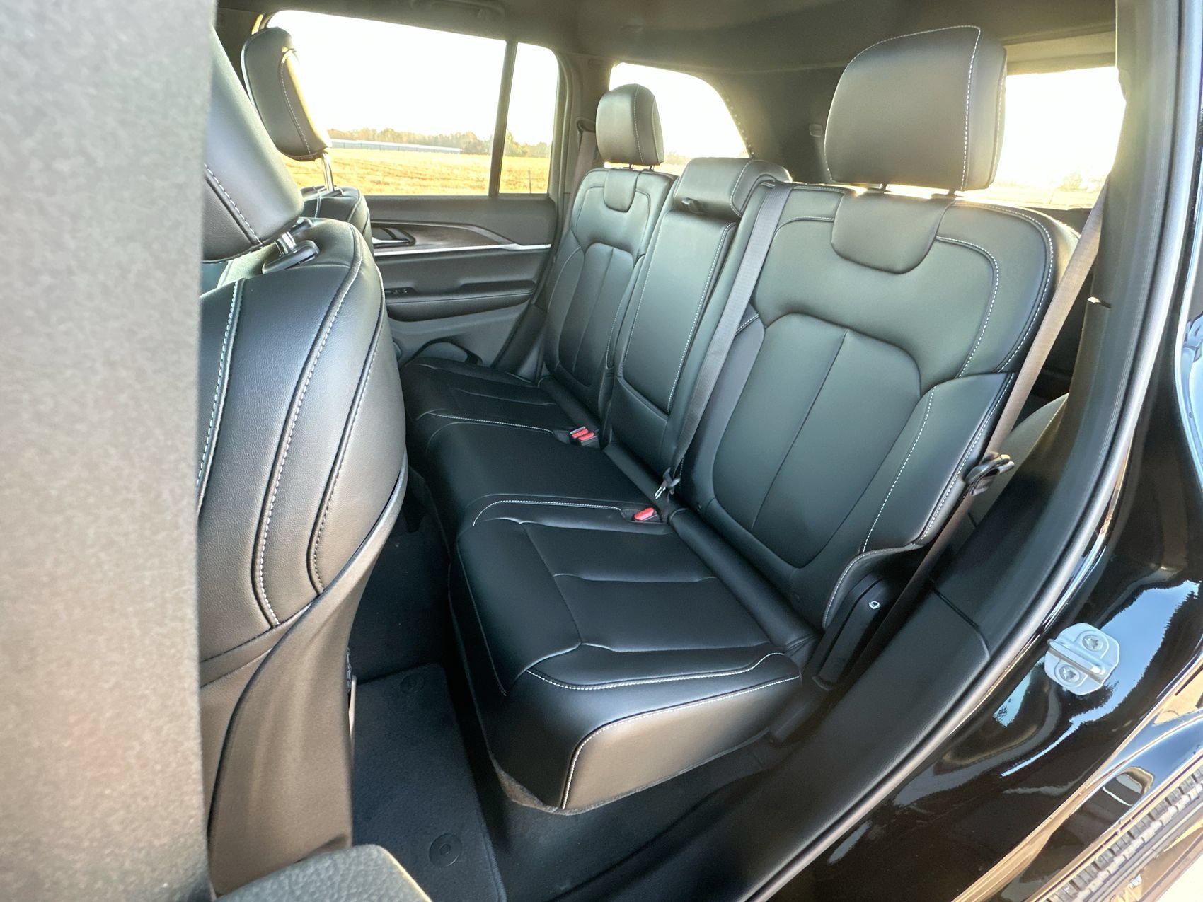 New 2025 Diamond Black Crystal Pearlcoat Jeep Limited image 23