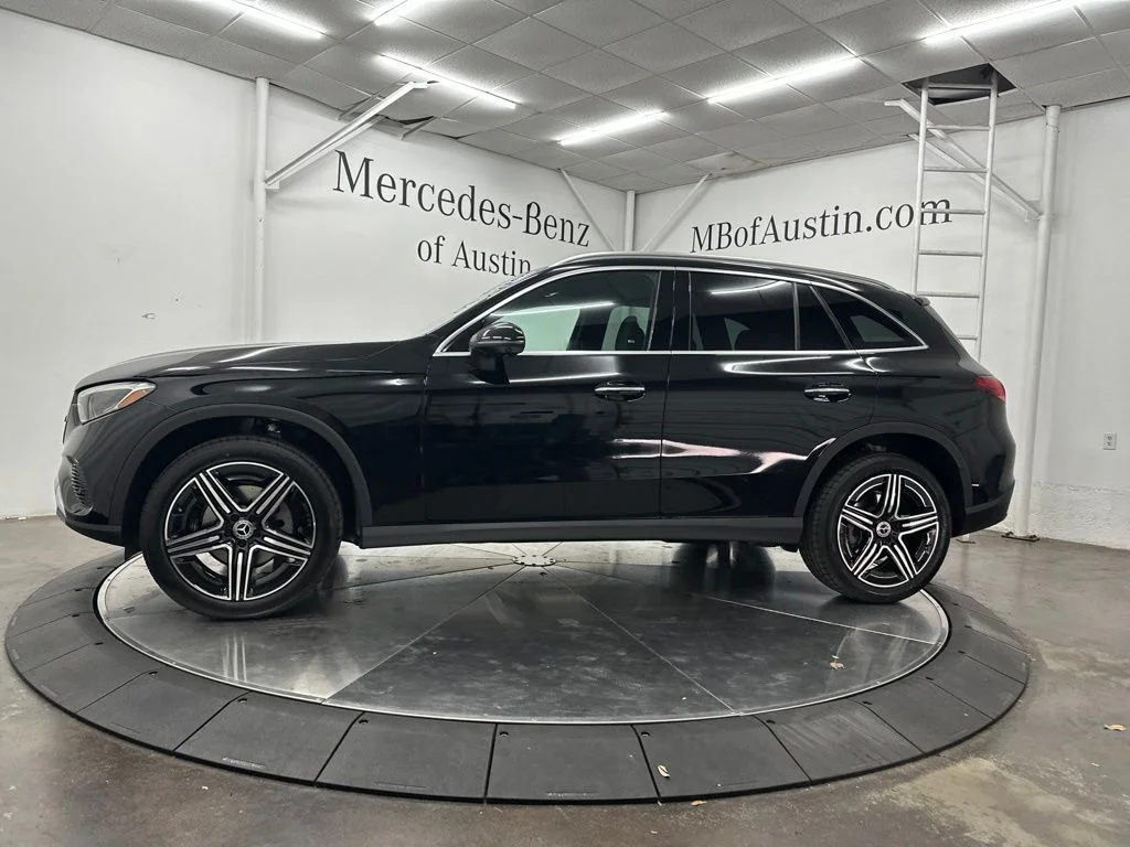New 2026 Black Mercedes-Benz GLC 300 image 4