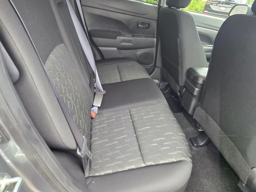 New 2027 Gray Mitsubishi 2.0 ES AWC image 7