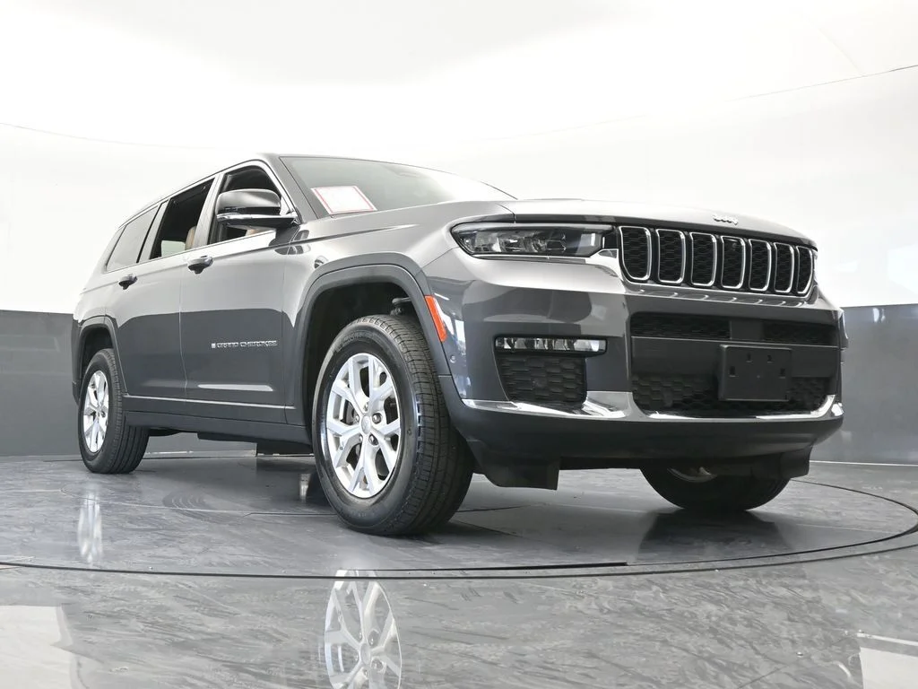 Used 2023 Baltic Gray Metallic Clearcoat Jeep Limited image 71