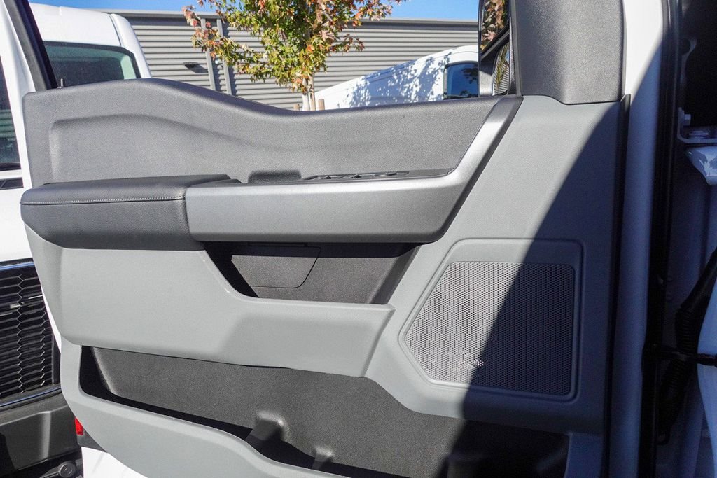 New 2026 Oxford White Ford F-250® XLT image 18