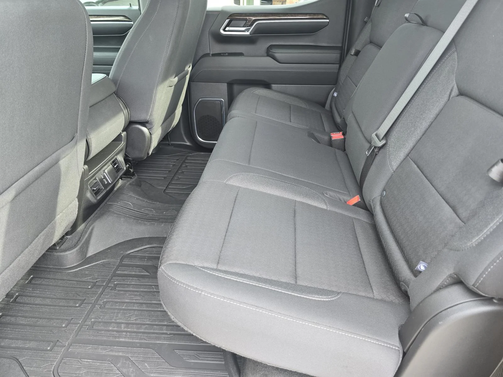 Used 2024 Onyx Black GMC Elevation image 10