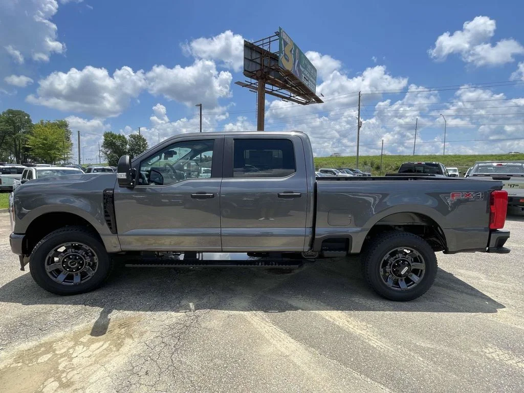 New 2026 Gray Ford XL image 6