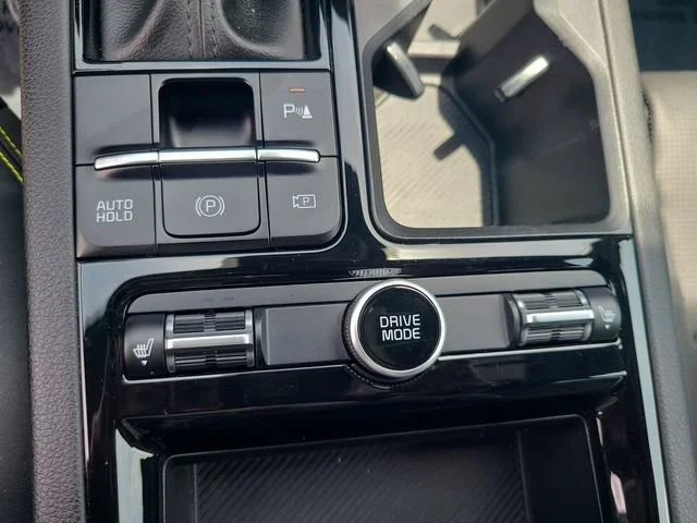 Used 2025  Kia GT image 30