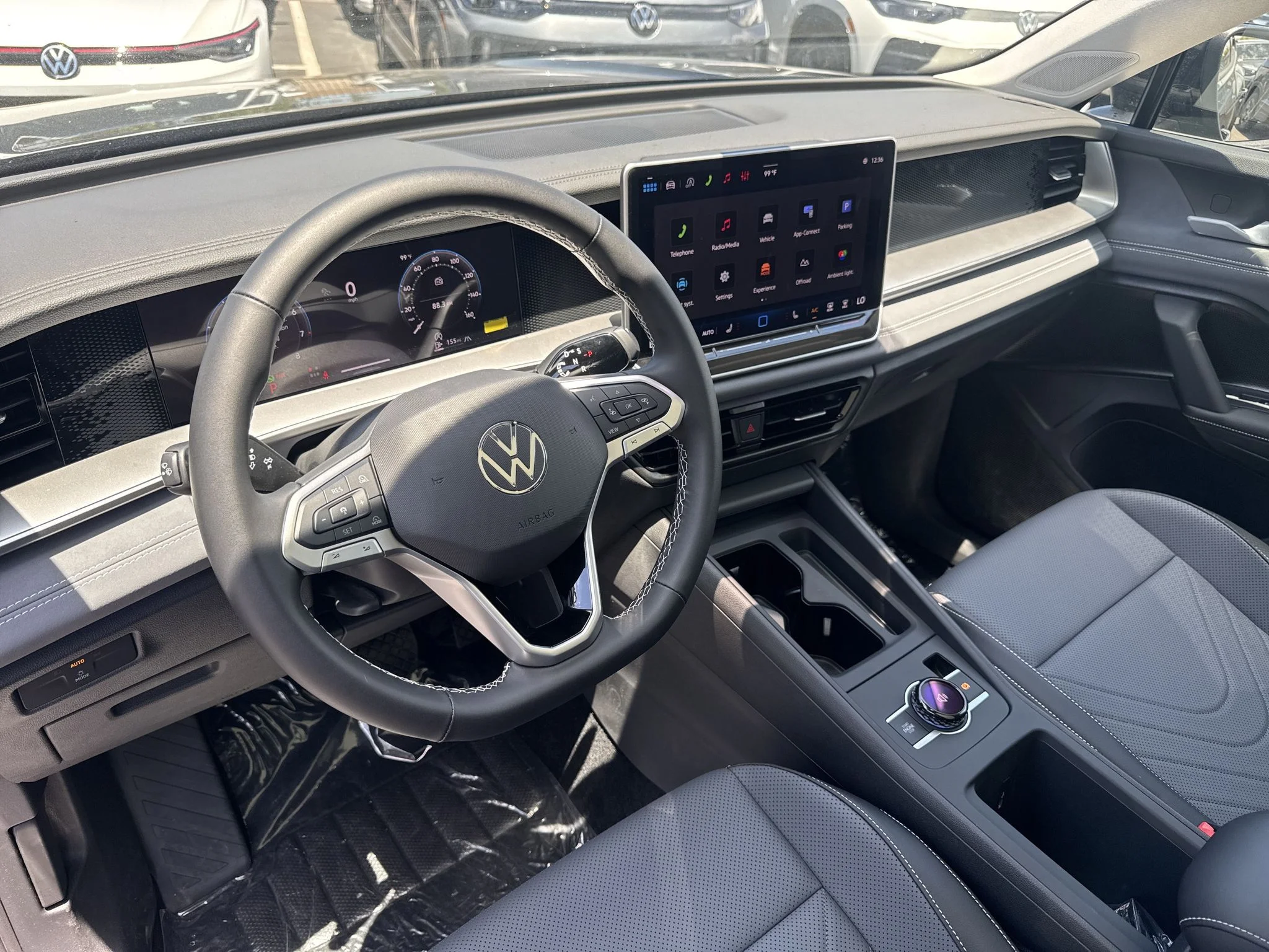 New 2026 Deep Black Pearl Volkswagen SE image 15