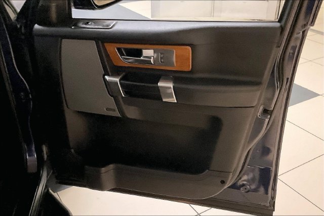 Used 2016 Blue Land Rover HSE image 30