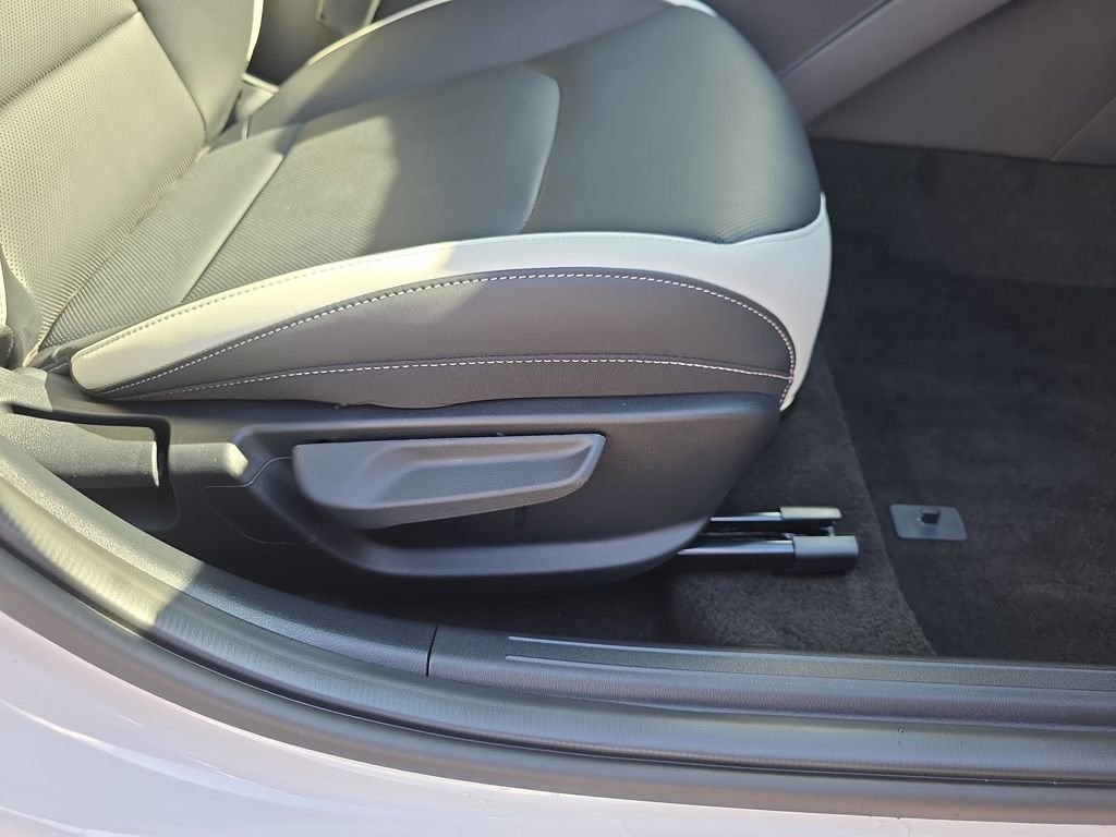 New 2026 Snow White Pearl Kia GT-Line Turbo image 36