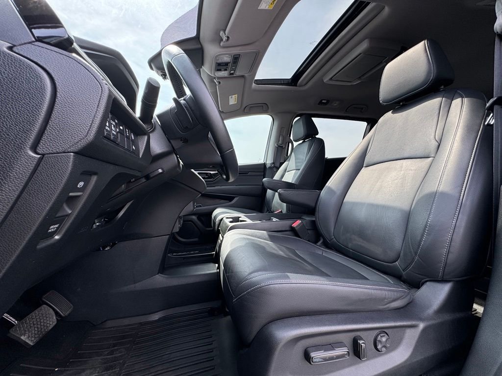 Used 2024 Gray Honda Touring image 18