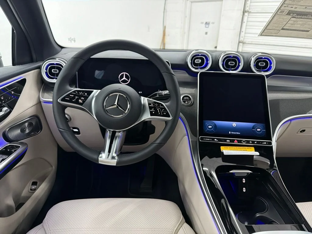 New 2027 White Mercedes-Benz GLC 300 image 24