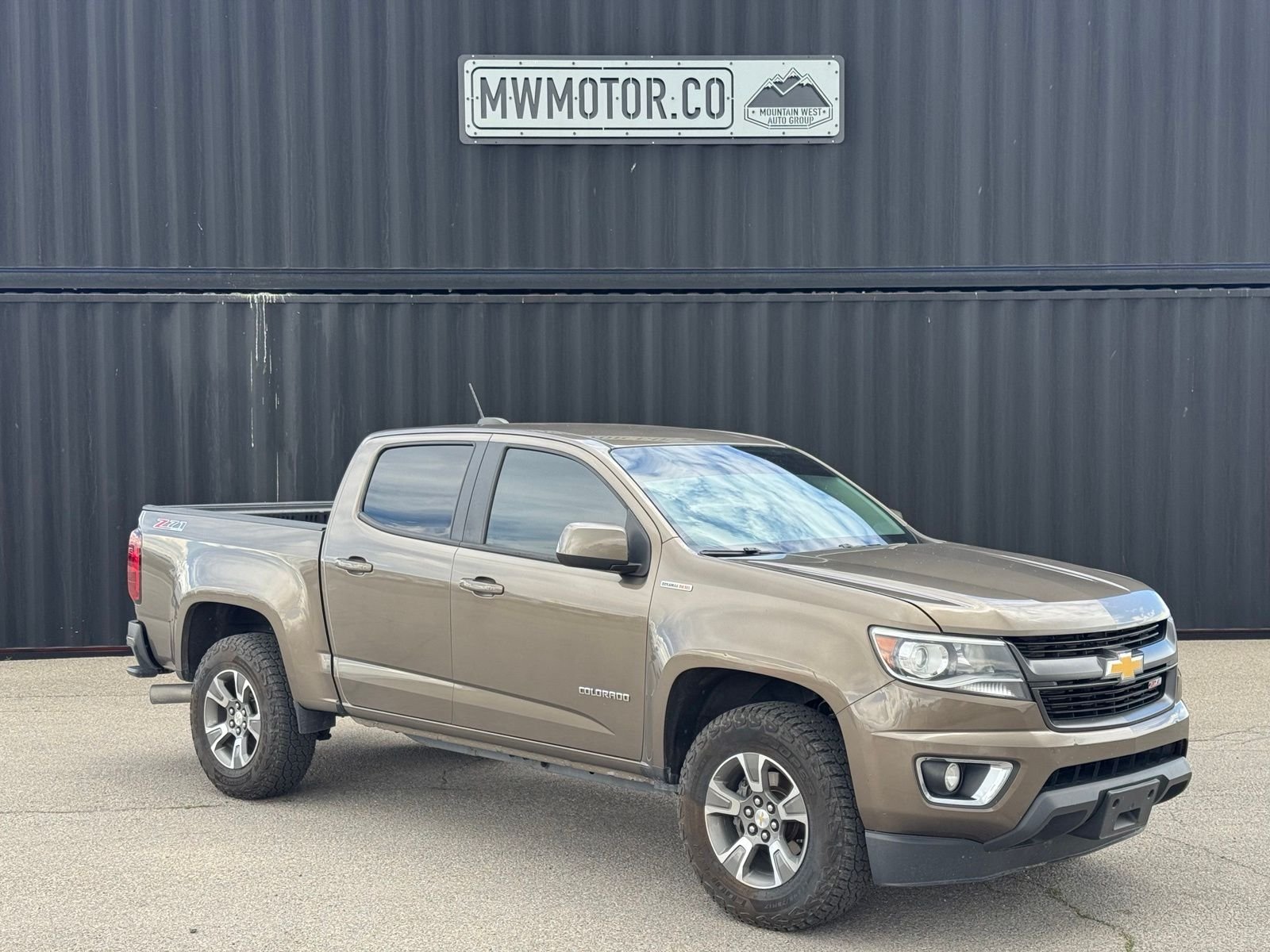 Brownstone Metallic 2016 Chevrolet Colorado Pickup Truck Four-Wheel Drive 6-Speed Automatic