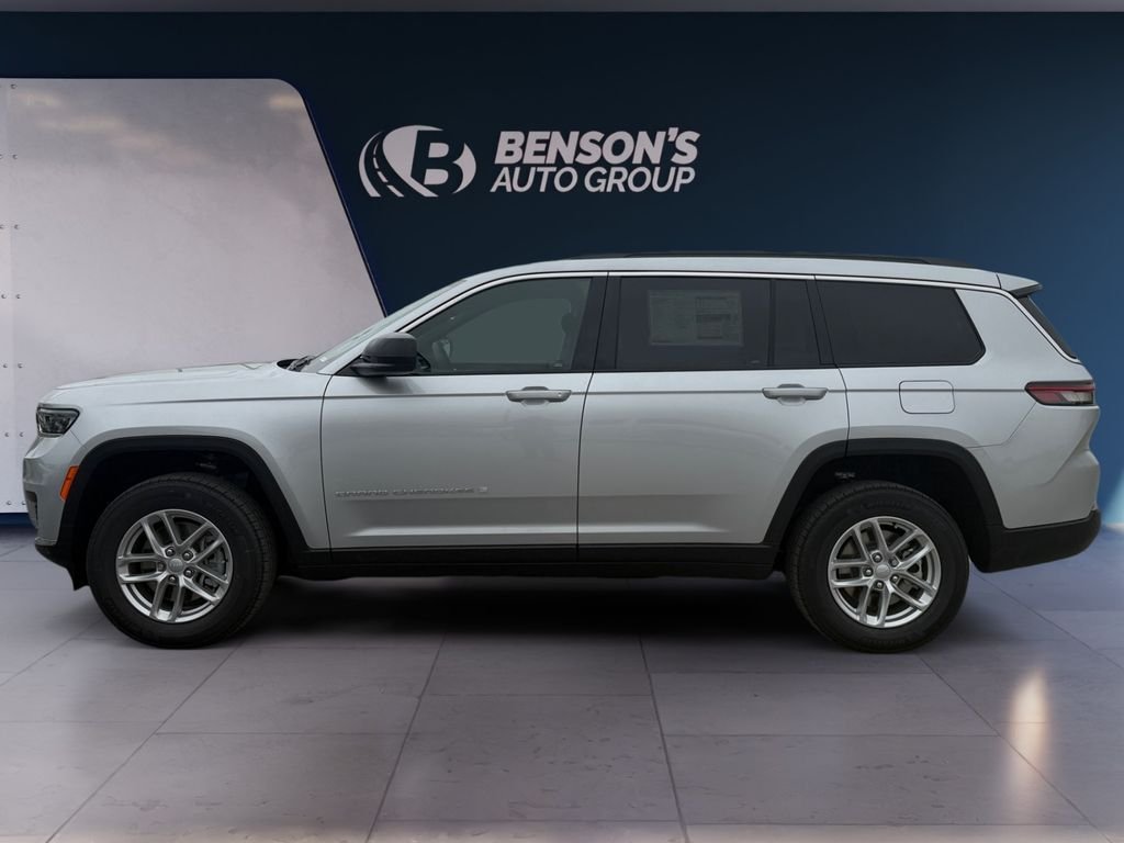 New 2026 Silver Zynith Exterior Paint Jeep Laredo image 2