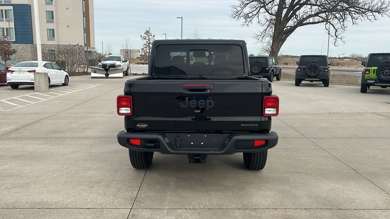 New 2026 Black Clear-Coat Exterior Paint Jeep Sahara image 7