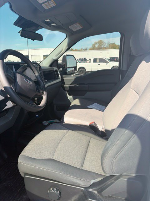 Used 2024 Oxford White Ford XL image 15
