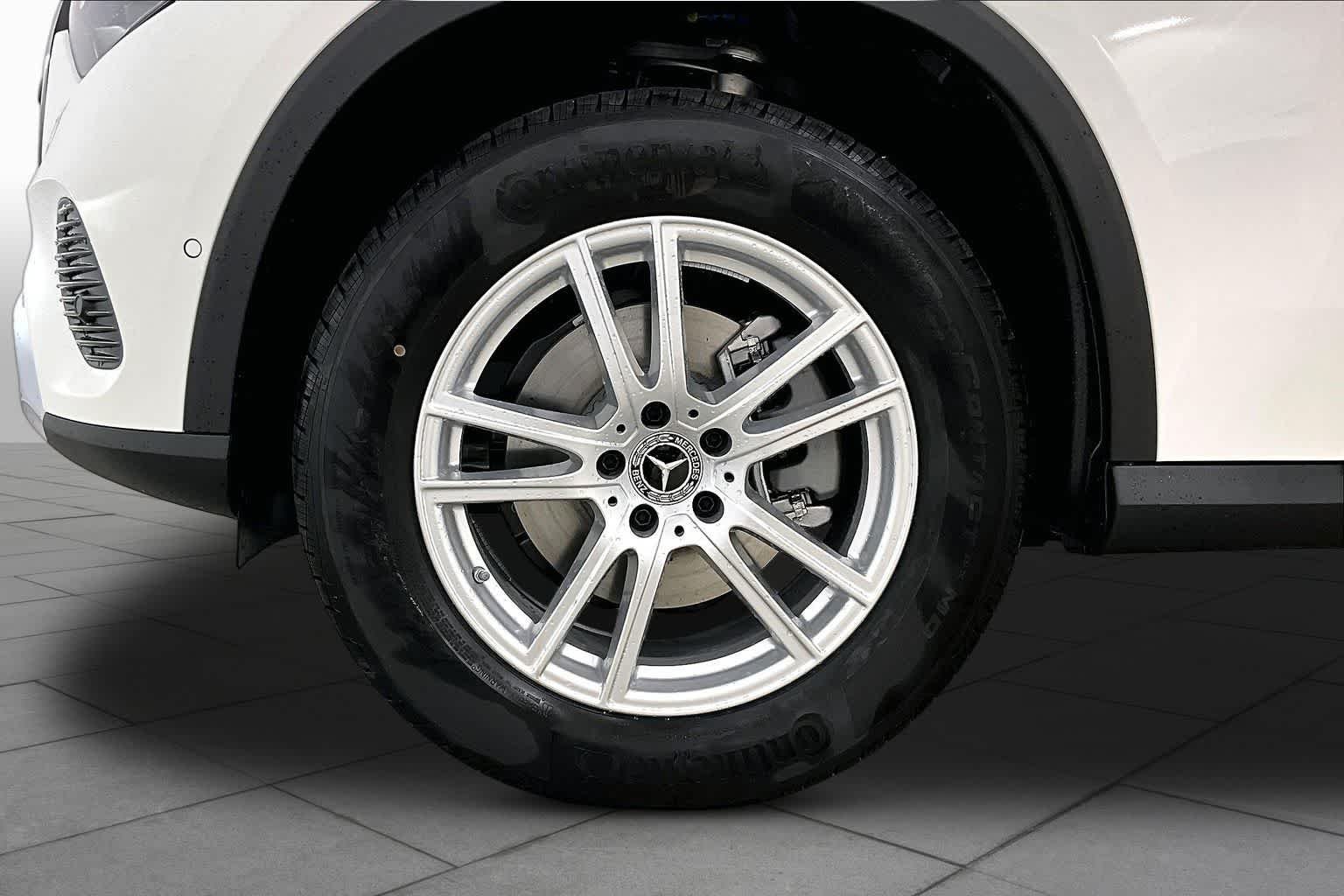 New 2026 Polar White Mercedes-Benz GLC 300 image 11