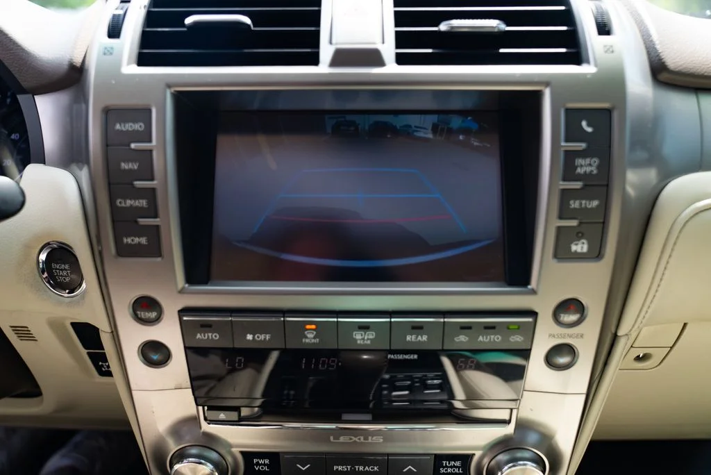 Used 2016 Red Lexus 460 Luxury image 17