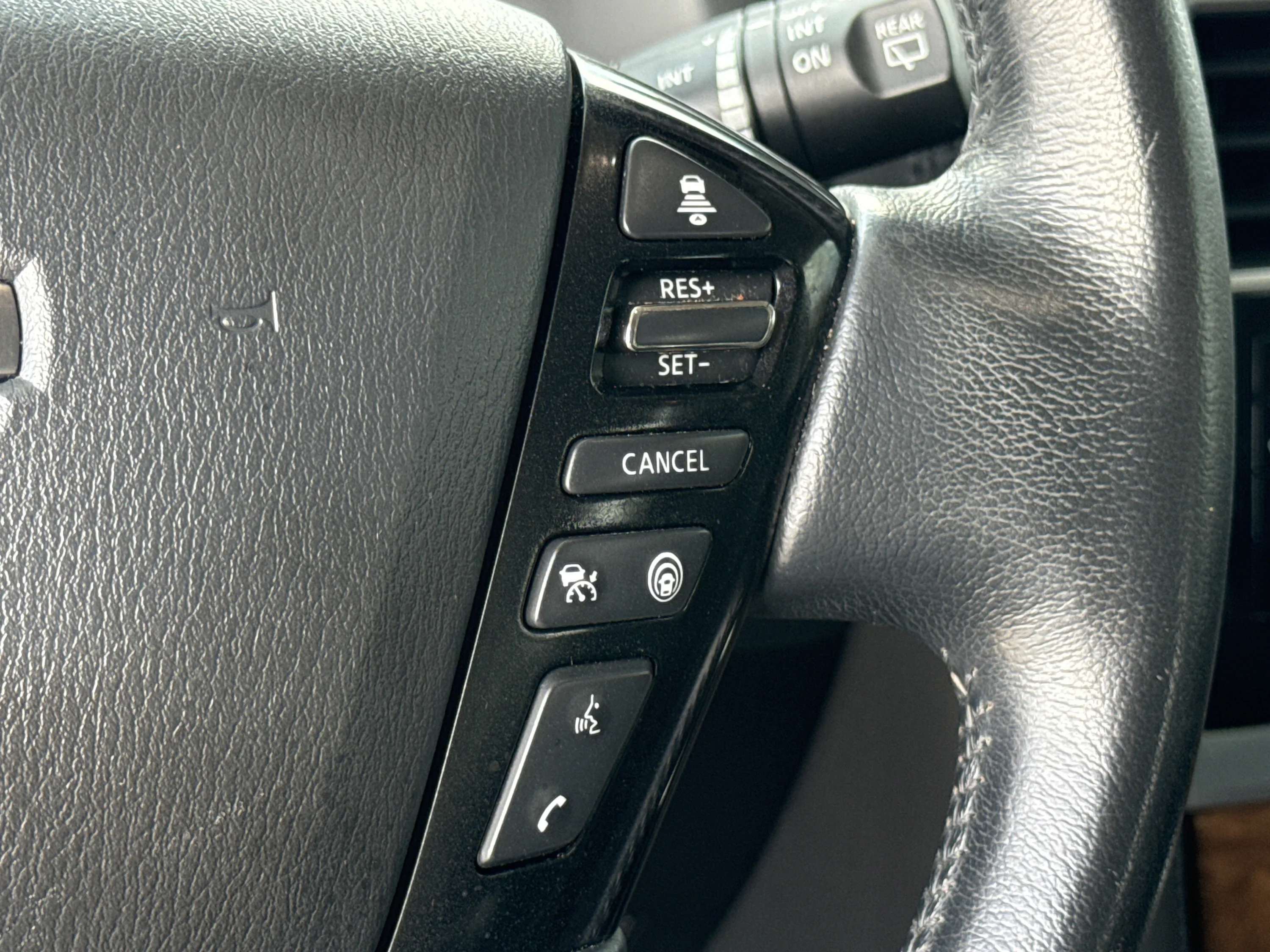Used 2022 Super Black Nissan SL image 44
