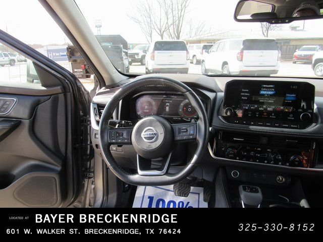 Used 2021 Gray Nissan Platinum image 35