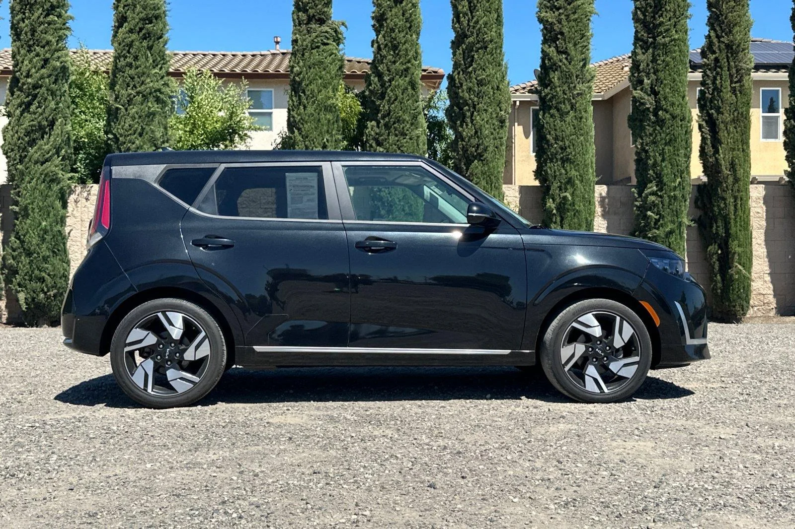 Used 2023 Fusion Black Kia GT-Line image 3