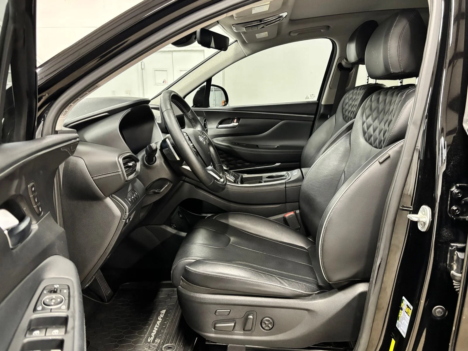 Used 2021 Black Hyundai Limited image 17