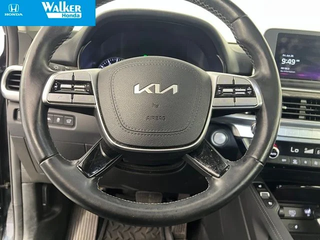 Used 2022 Black Kia EX image 25