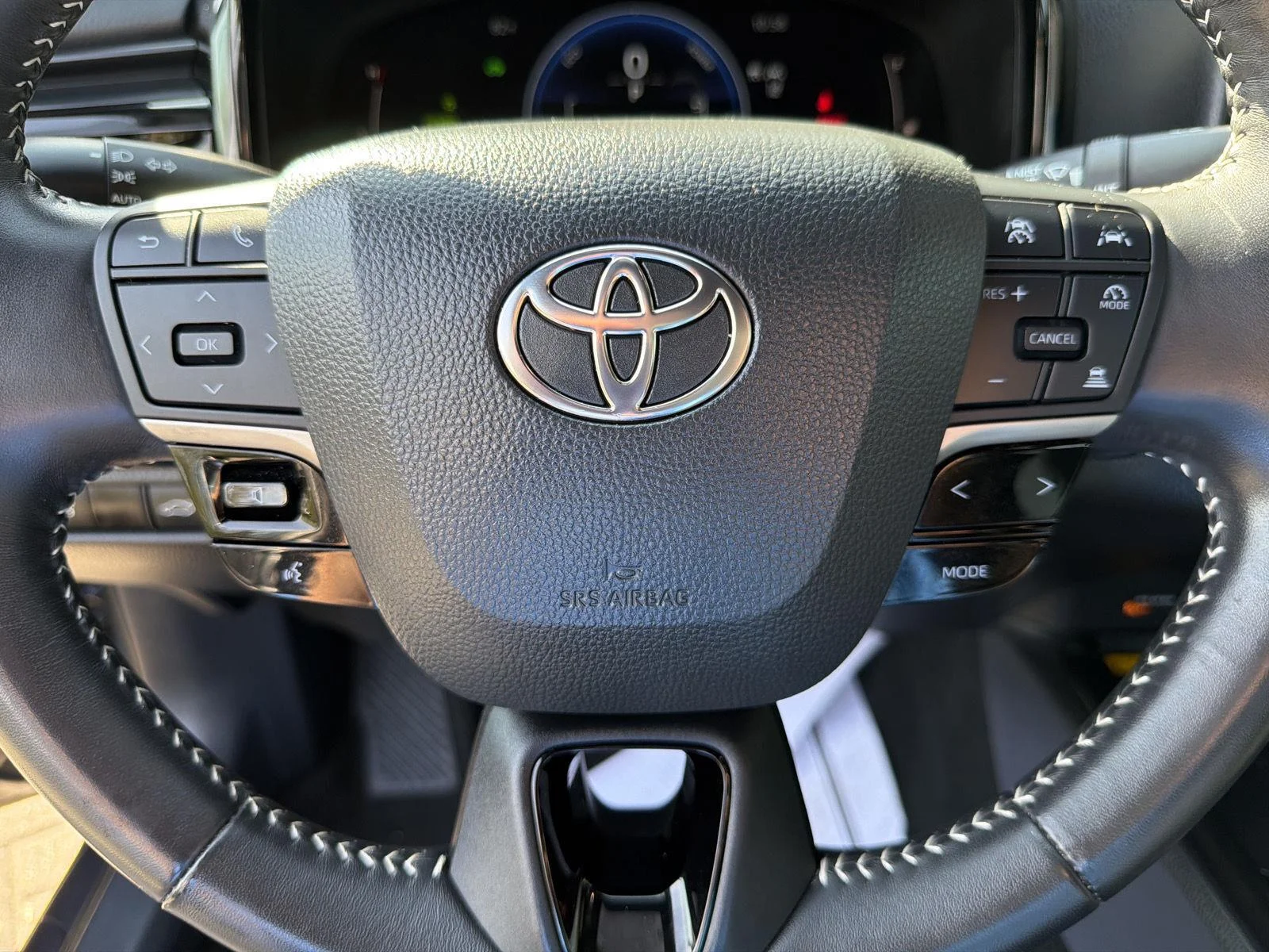 Used 2025 Underground Toyota LE image 20