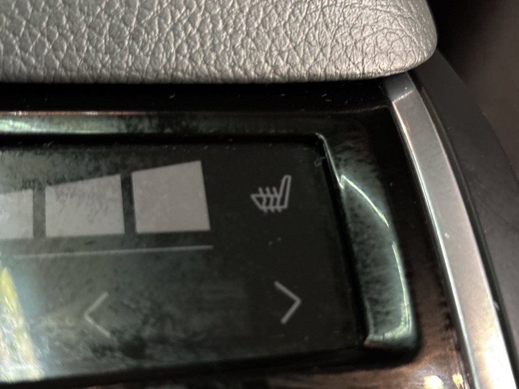 Used 2020 Gray Metallic Volvo T6 Momentum image 33