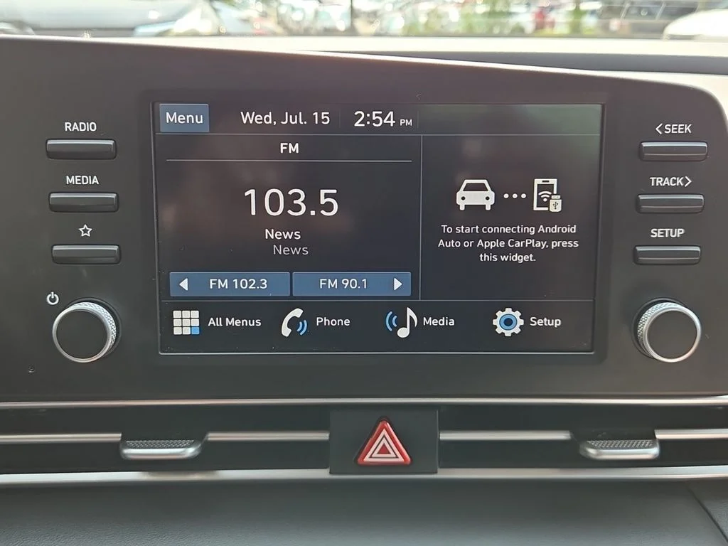 Used 2025  Hyundai SE image 4