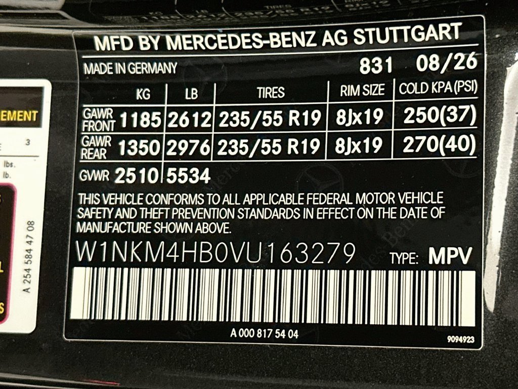 New 2027 Graphite Grey Metallic Mercedes-Benz GLC 300 image 32