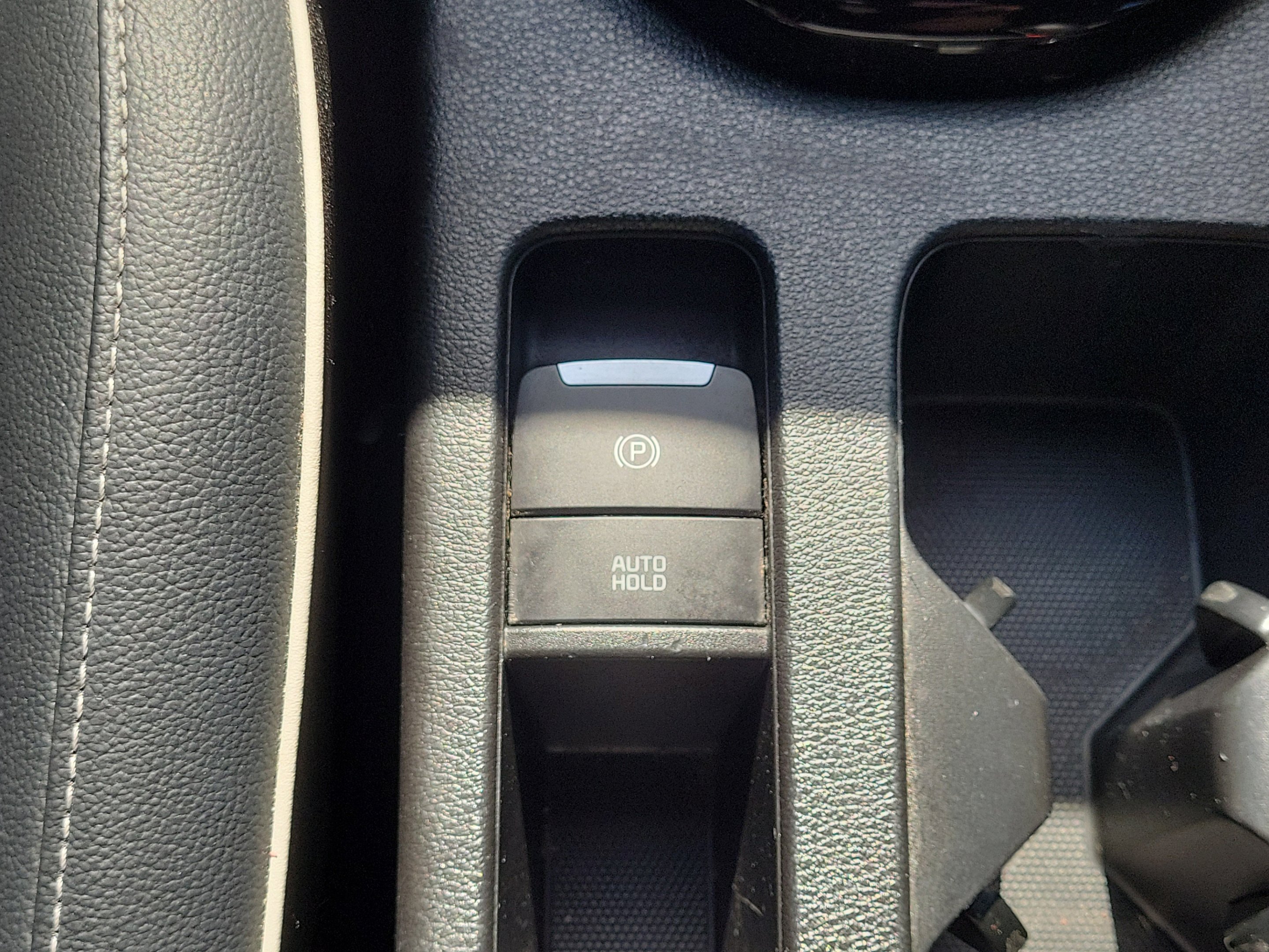Used 2023 Snow White Pearl Kia GT-Line image 20