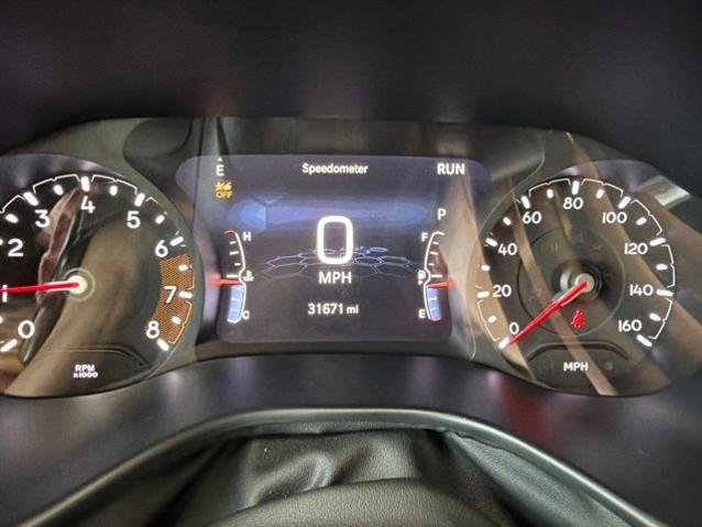 Used 2025 Red Jeep  image 16