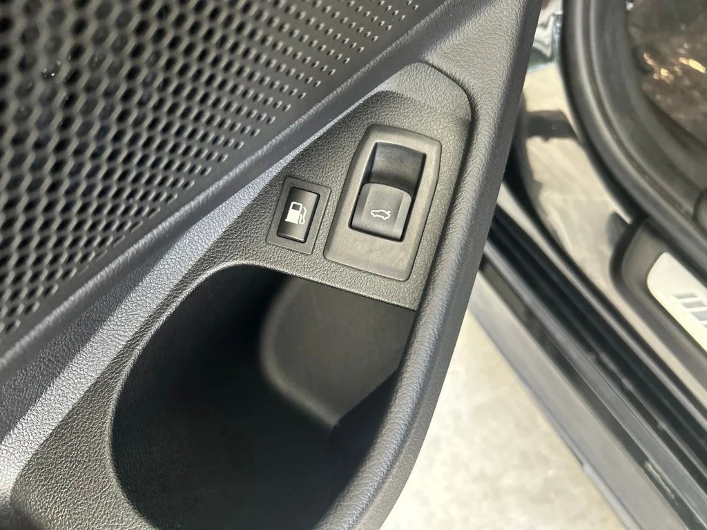 Used 2023 Black BMW 330e iPerformance image 39