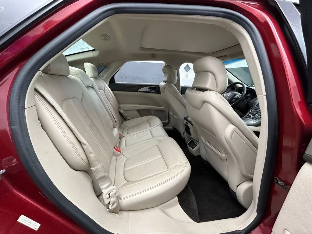 Used 2017 Ruby Red Metallic Lincoln Reserve image 46