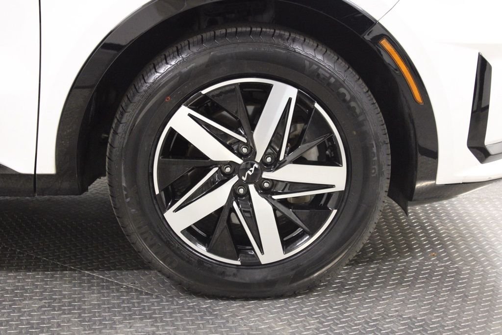 2023 Kia Sorento S - Photo 15