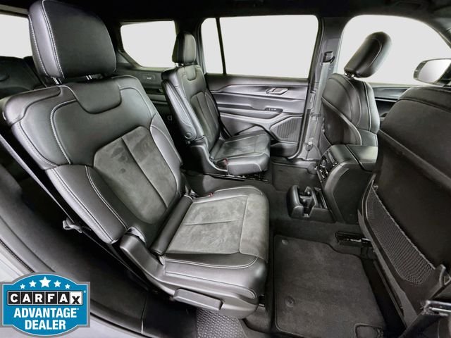 Used 2023 Silver Jeep Altitude image 26