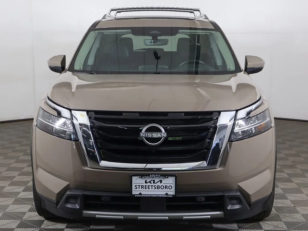 Used 2023 Beige Nissan Platinum image 17